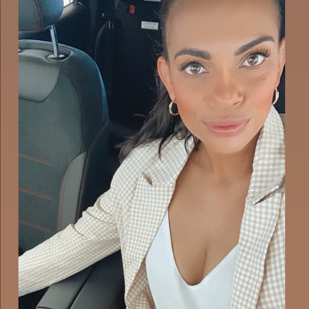 Meet your Posher, Vanessa